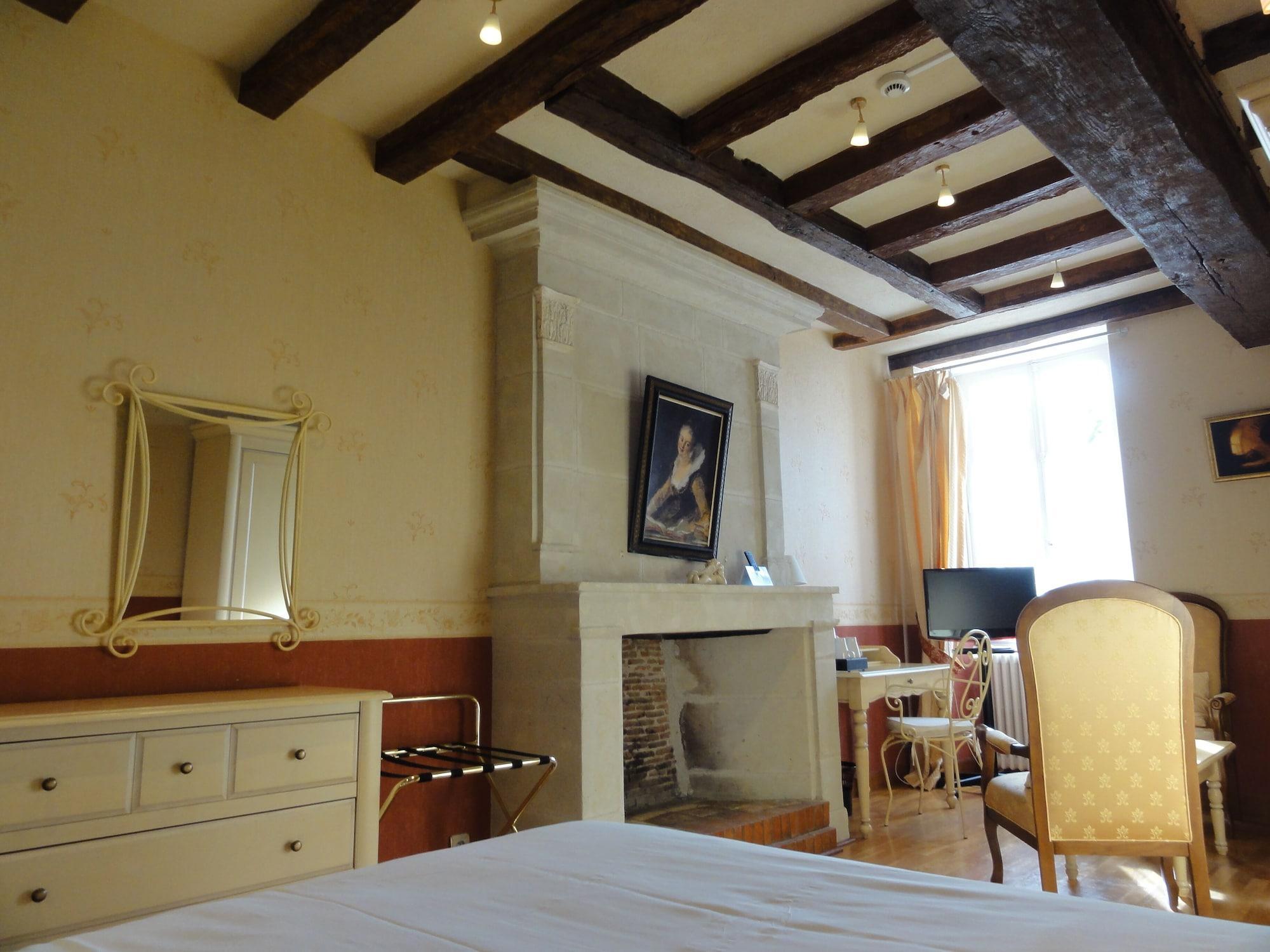 Logis Manoir De La Giraudiere Beaumont-en-Veron ภายนอก รูปภาพ