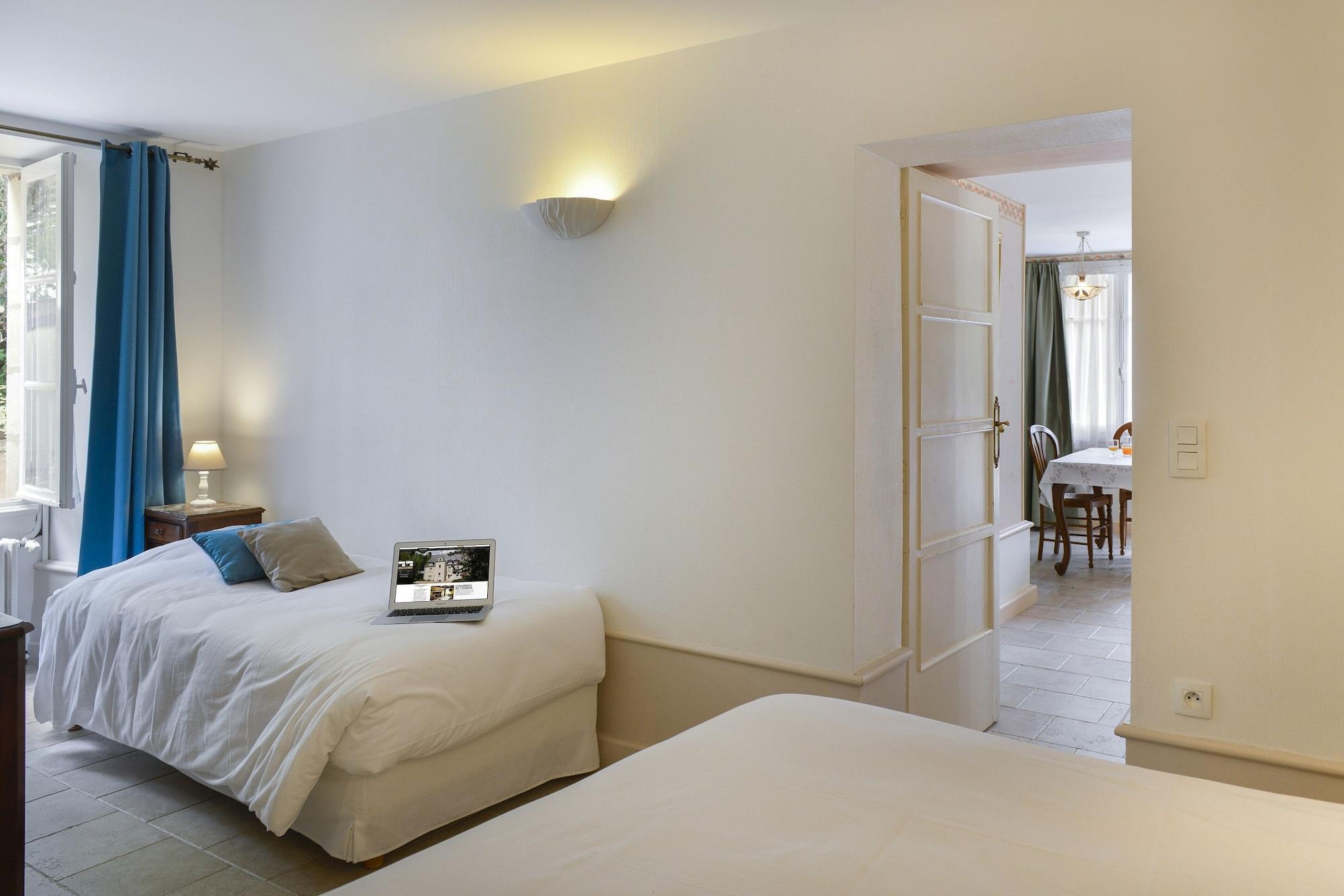 Logis Manoir De La Giraudiere Beaumont-en-Veron ภายนอก รูปภาพ