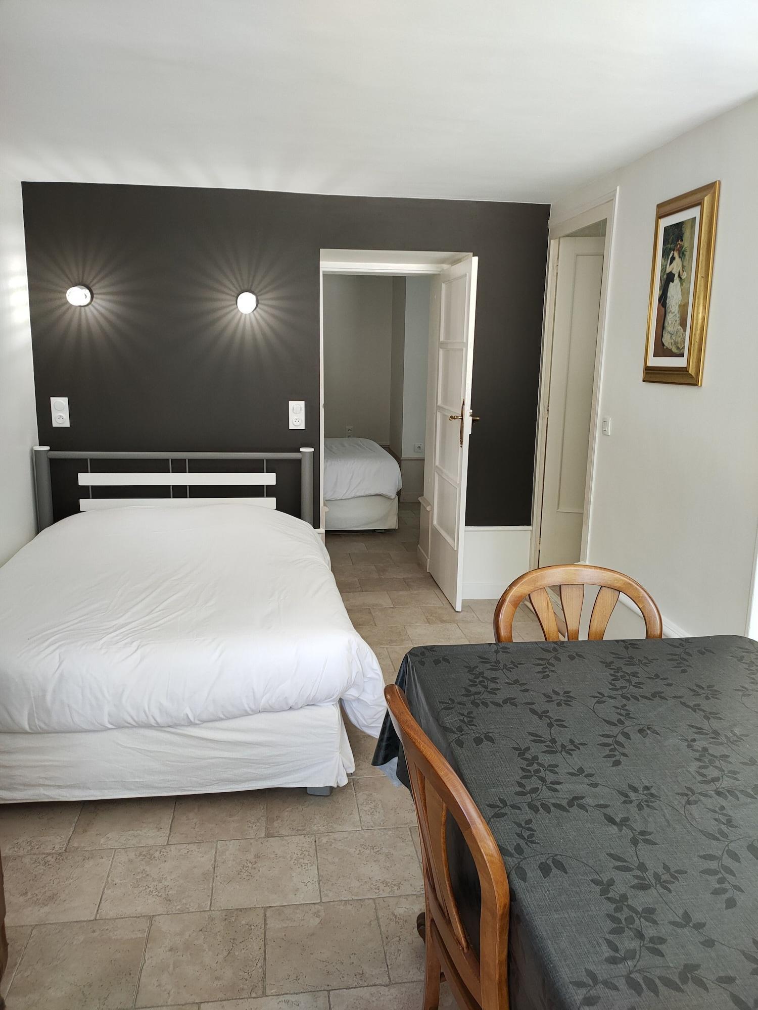 Logis Manoir De La Giraudiere Beaumont-en-Veron ภายนอก รูปภาพ