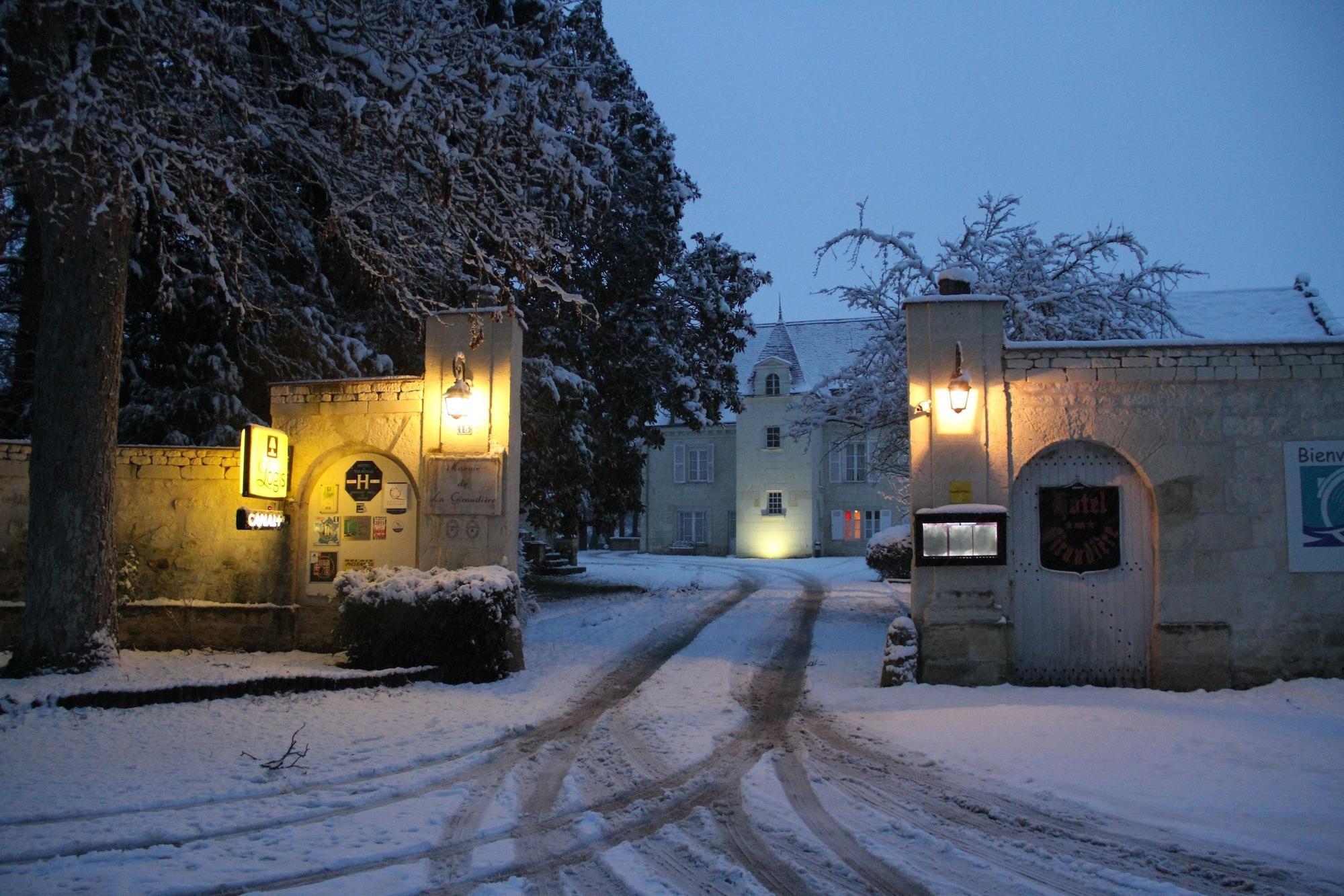 Logis Manoir De La Giraudiere Beaumont-en-Veron ภายนอก รูปภาพ