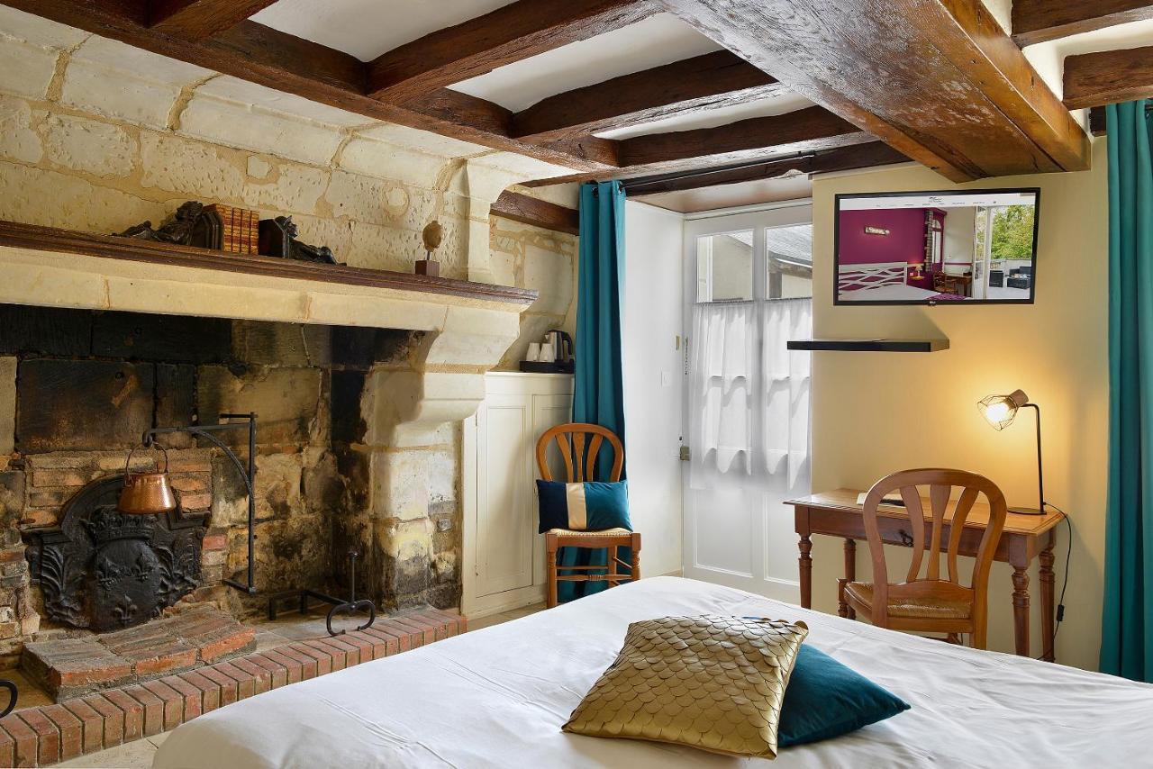 Logis Manoir De La Giraudiere Beaumont-en-Veron ภายนอก รูปภาพ