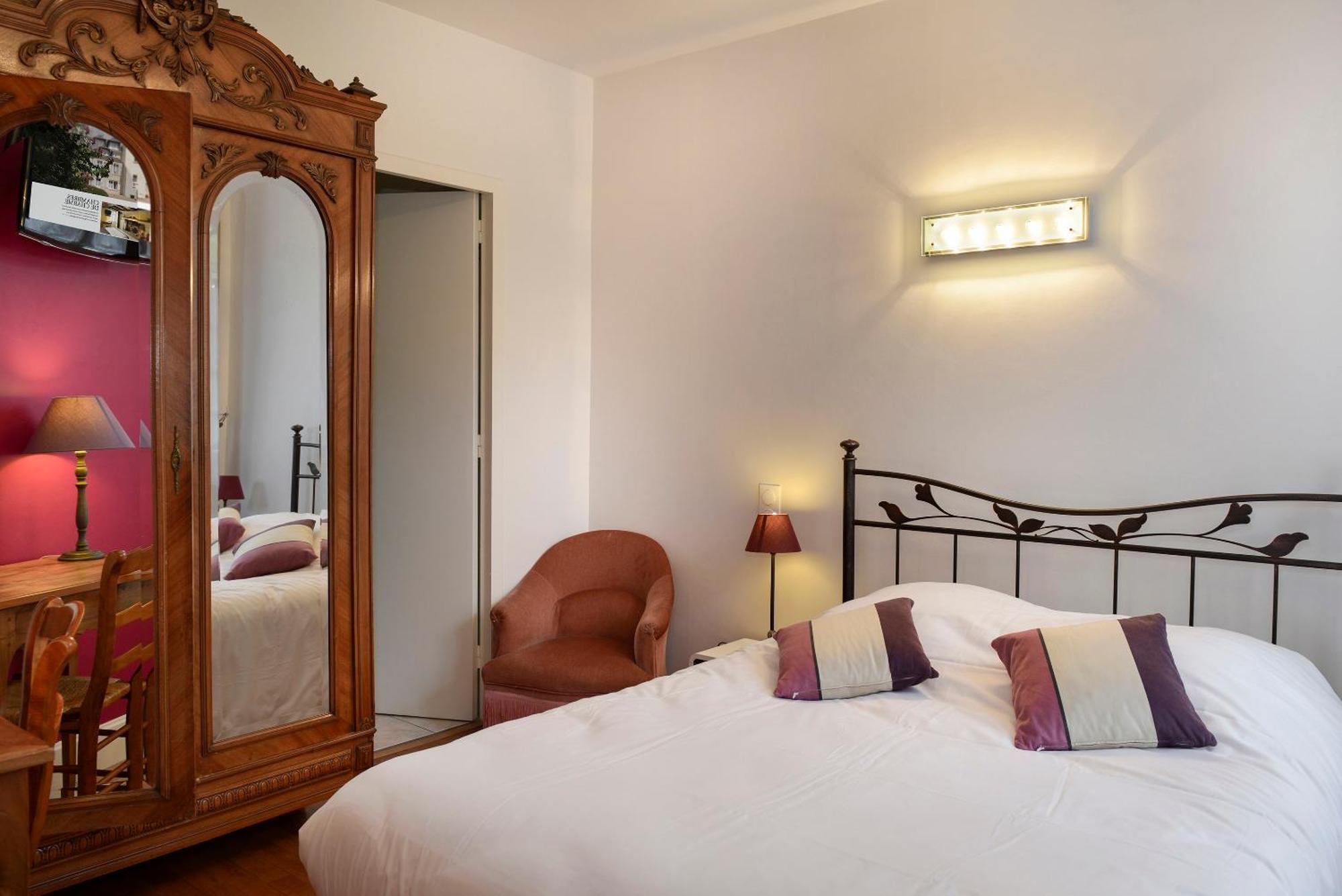 Logis Manoir De La Giraudiere Beaumont-en-Veron ภายนอก รูปภาพ
